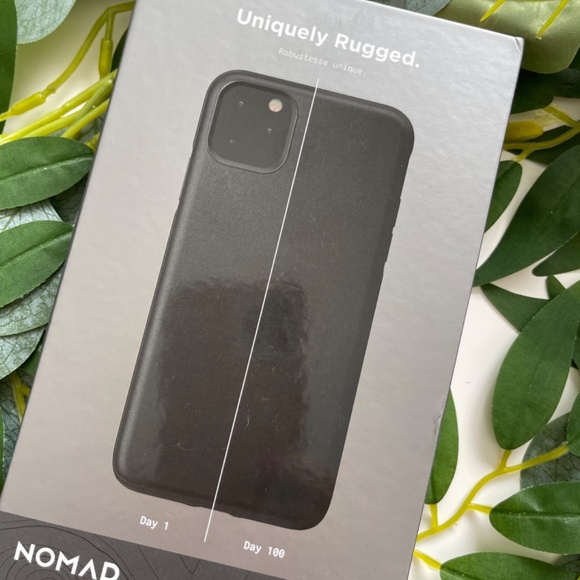 Nomad Rugged Leather Case  iPhone 11 Pro Max - Picture 7 of 10